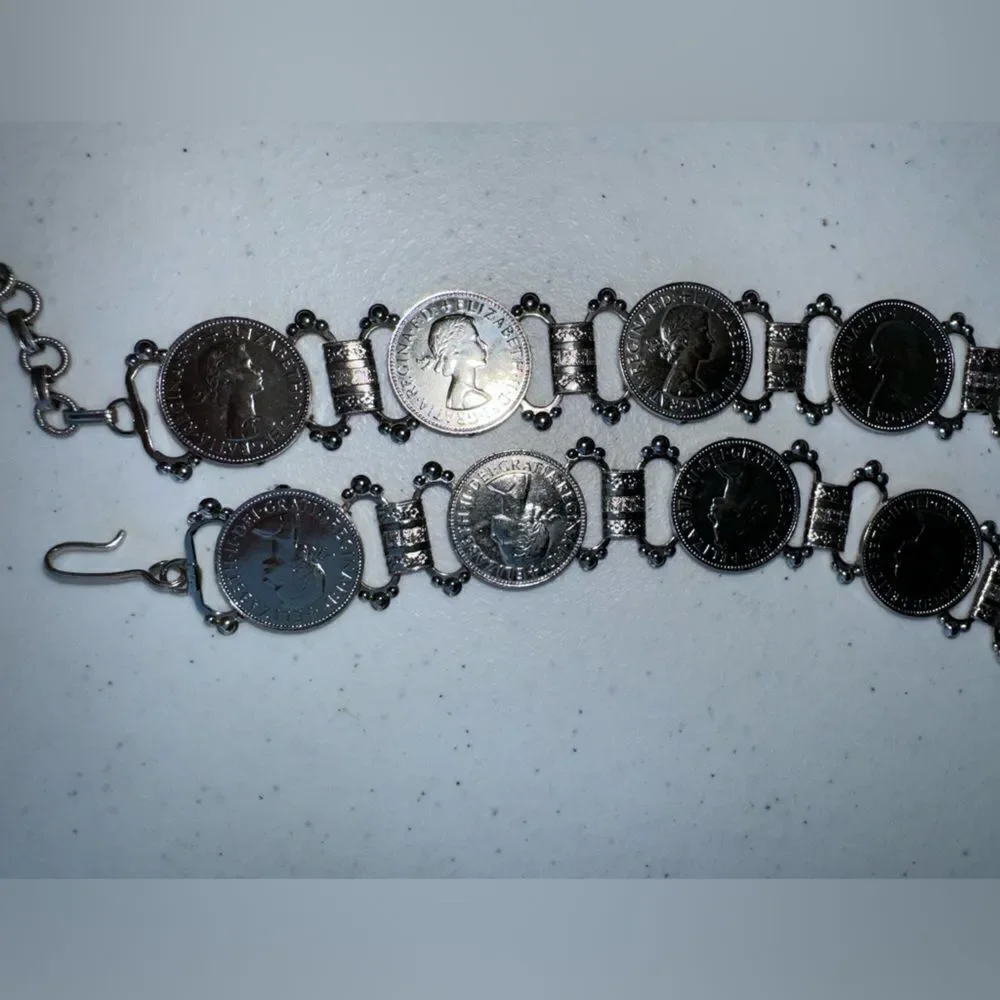 VTG Queen Regina Elizabeth II Georgivs Dei Coin Gold Tone Chain Link Belt EUC